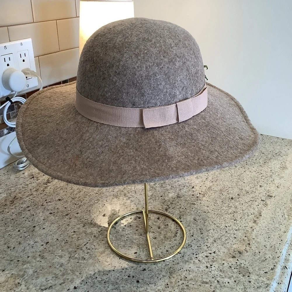 Maison Pholya Brown Wool Hat with Ribbon